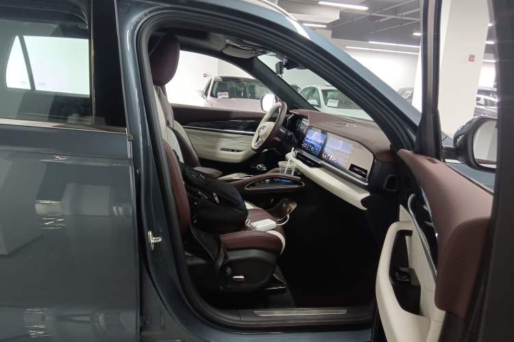 Used Geely Auto Monjaro L 2021 2.0TD DCT EVO Two-Wheel Drive Prestige Version Right Front Seat