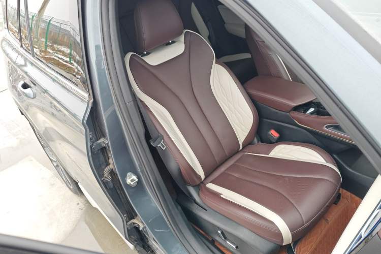 Used Geely Auto Monjaro L 2021 2.0TD High-Power Automatic All-Wheel-Drive Flagship Version Right Front Seat