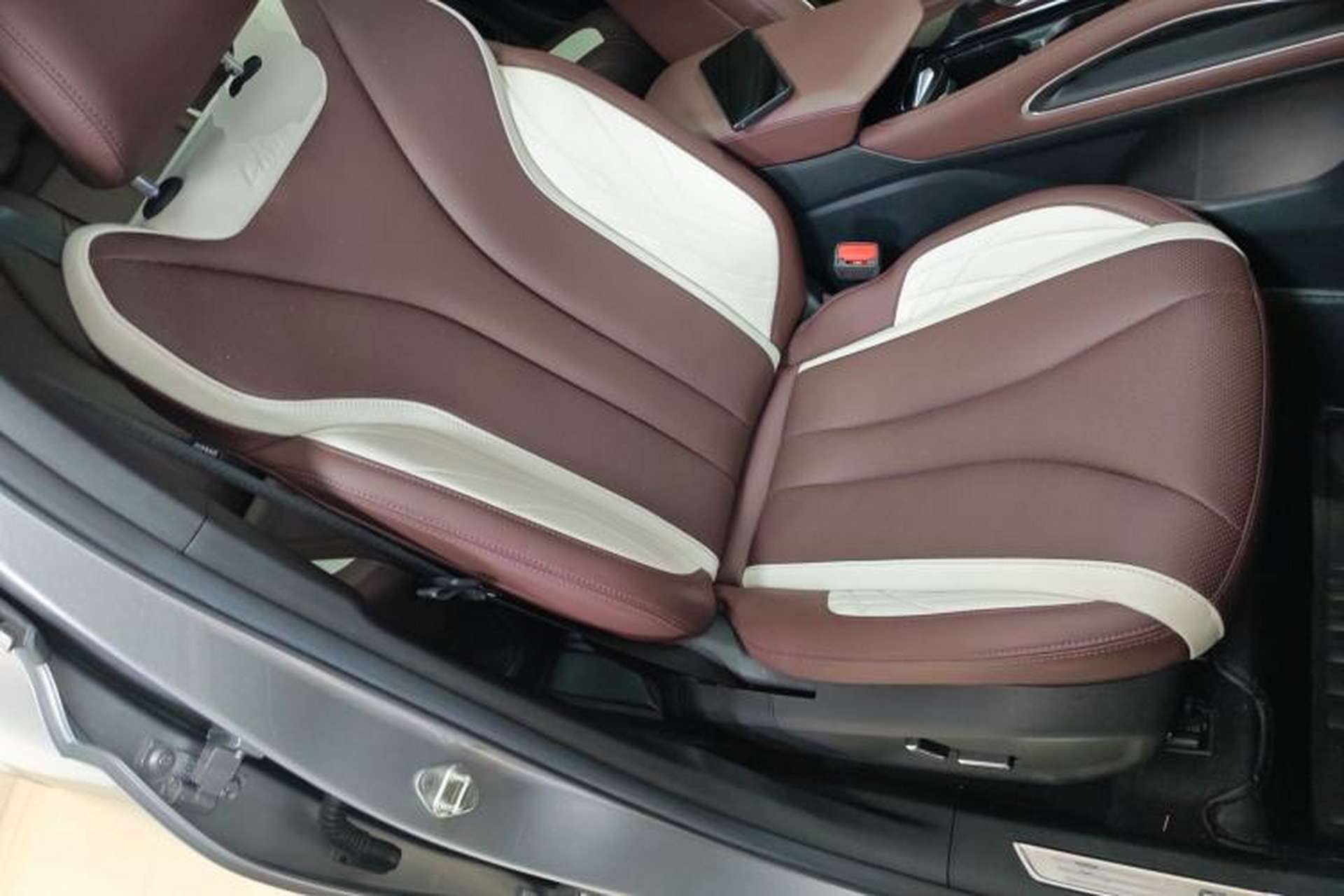 Used Geely Auto Monjaro L 2021 2.0TD DCT EVO Two-Wheel Drive Smart Luxury Version Right Front Seat