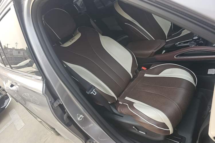 Used Geely Auto Monjaro L 2021 2.0TD DCT EVO Two-Wheel Drive Prestige Version Right Front Seat