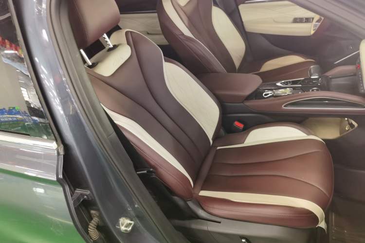 Used Geely Auto Monjaro L 2021 2.0TD DCT EVO Two-Wheel Drive Prestige Version Right Front Seat