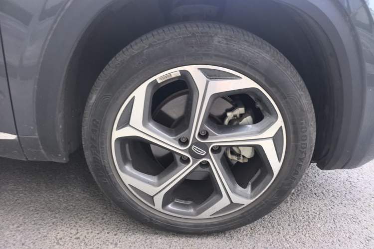 Used Geely Auto Monjaro L 2021 2.0TD DCT EVO Two-Wheel Drive Prestige Version Right Front Wheel Hub