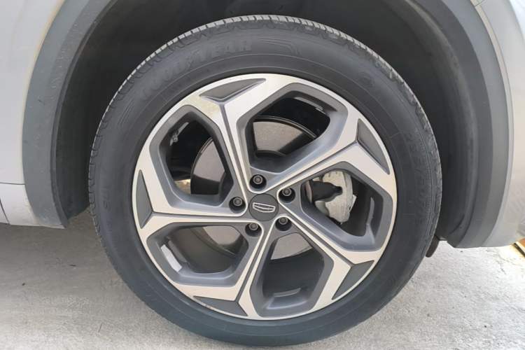 Used Geely Auto Monjaro L 2021 2.0TD DCT EVO Two-Wheel Drive Prestige Version Right Front Wheel Hub