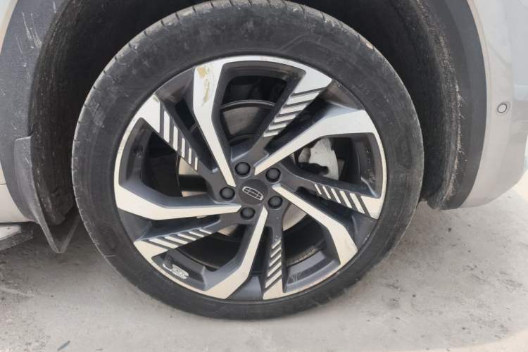 Used Geely Auto Monjaro L 2021 2.0TD DCT EVO Two-Wheel Drive Smart Luxury Version Right Front Wheel Hub