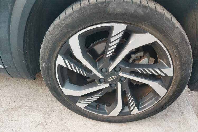 Used Geely Auto Monjaro L 2021 2.0TD DCT EVO Two-Wheel Drive Smart Luxury Version Right Front Wheel Hub
