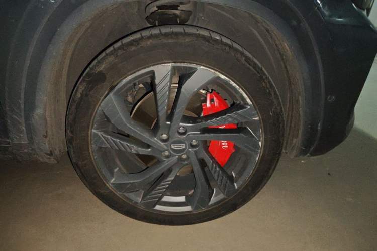 Used Geely Auto Monjaro L 2021 2.0TD High-Power Automatic All-Wheel-Drive Flagship Version Right Front Wheel Hub
