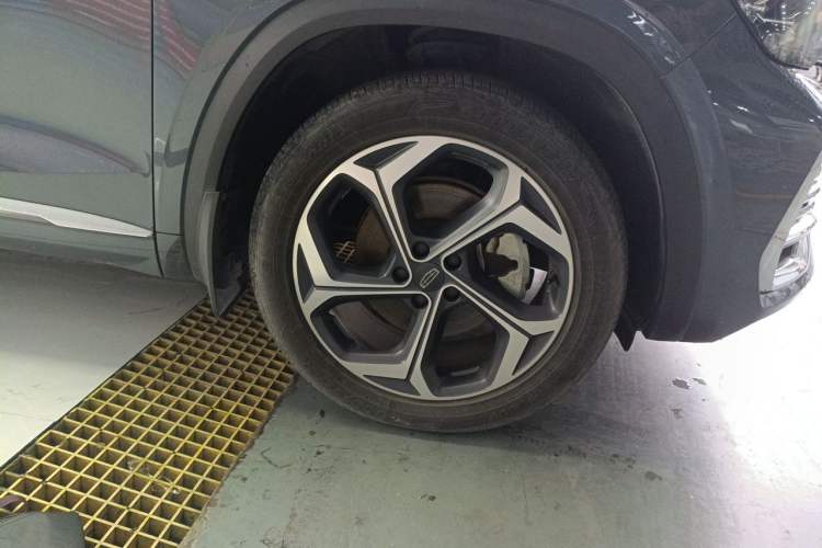 Used Geely Auto Monjaro L 2021 2.0TD DCT EVO Two-Wheel Drive Prestige Version Right Front Wheel Hub