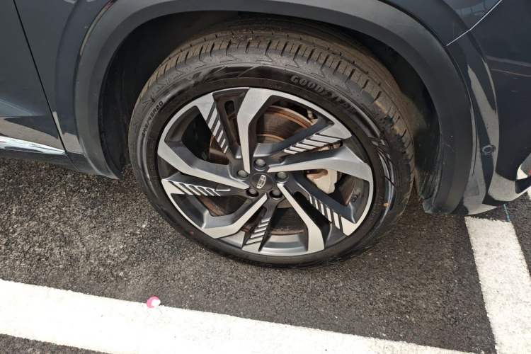 Used Geely Auto Monjaro L 2021 2.0TD DCT EVO Two-Wheel Drive Smart Luxury Version Right Front Wheel Hub