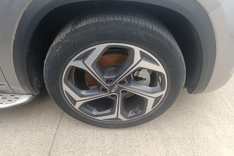 Used Geely Auto Monjaro L 2021 2.0TD DCT EVO Two-Wheel Drive Prestige Version Right Front Wheel Hub