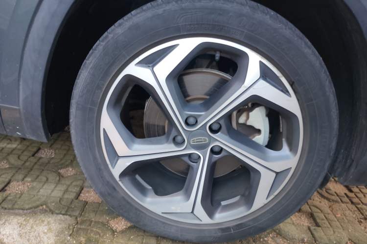 Used Geely Auto Monjaro L 2021 2.0TD DCT EVO Two-Wheel Drive Prestige Version Right Front Wheel Hub