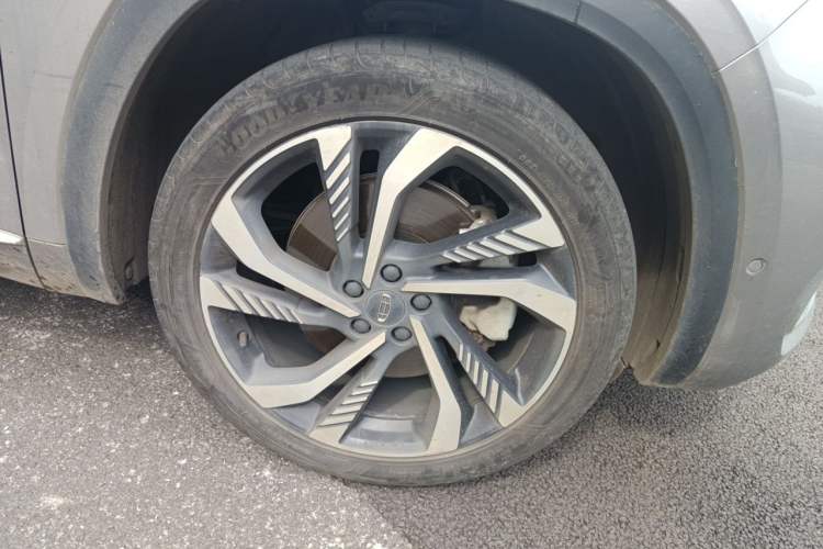 Used Geely Auto Monjaro L 2021 2.0TD High-Power Automatic All-Wheel-Drive Flagship Version Right Front Wheel Hub