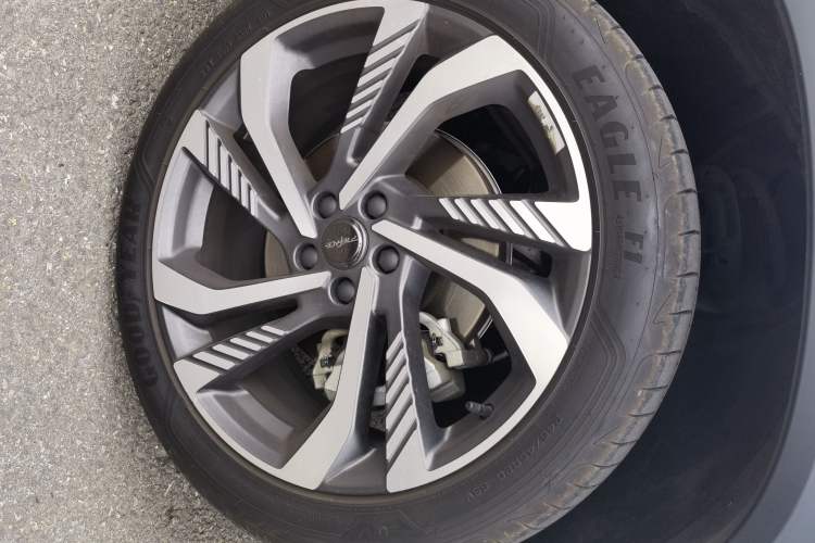 Used Geely Auto Monjaro L 2021 2.0TD DCT EVO Two-Wheel Drive Smart Luxury Version Right Front Wheel Hub
