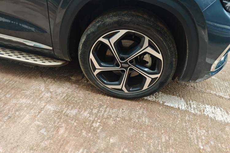 Used Geely Auto Monjaro L 2021 2.0TD DCT EVO Two-Wheel Drive Prestige Version Right Front Wheel Hub