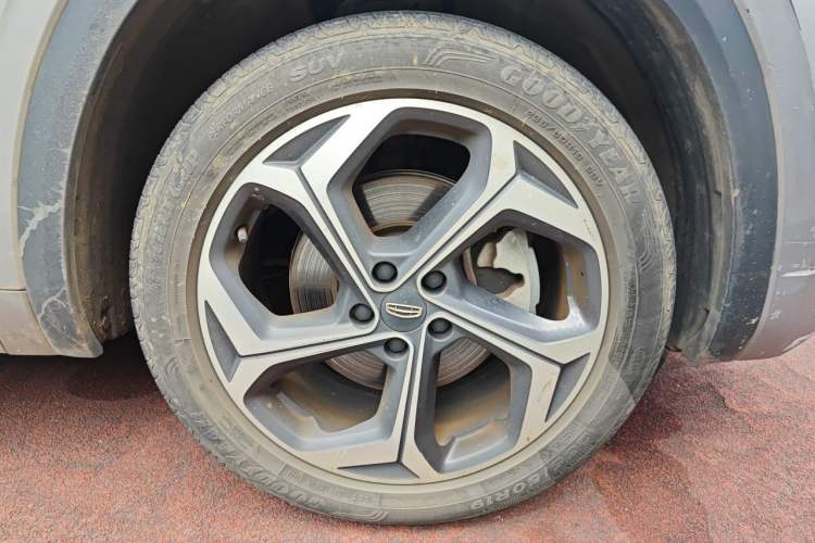 Used Geely Auto Monjaro L 2021 2.0TD DCT EVO Two-Wheel Drive Prestige Version Right Front Wheel Hub
