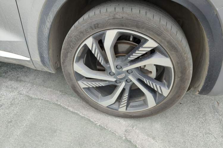 Used Geely Auto Monjaro L 2021 2.0TD DCT EVO Two-Wheel Drive Smart Luxury Version Right Front Wheel Hub