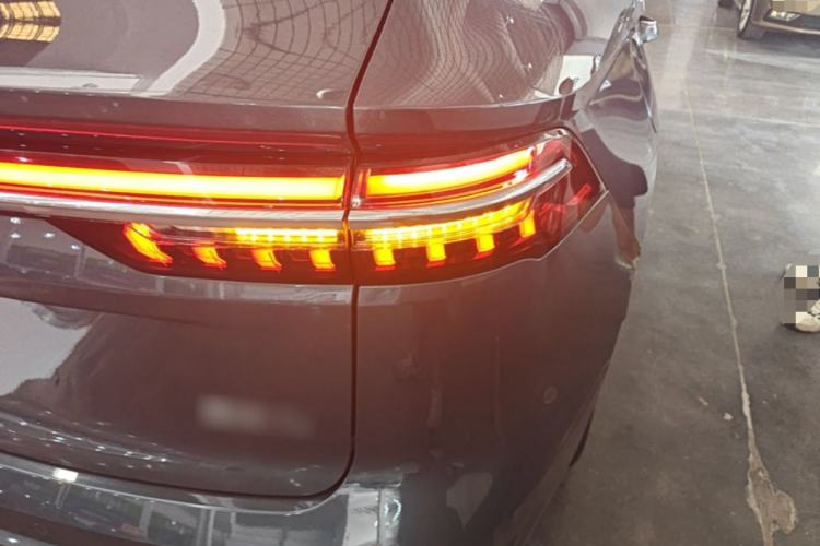 Used Geely Auto Monjaro L 2021 2.0TD DCT EVO Two-Wheel Drive Smart Luxury Version Right Rear Taillight