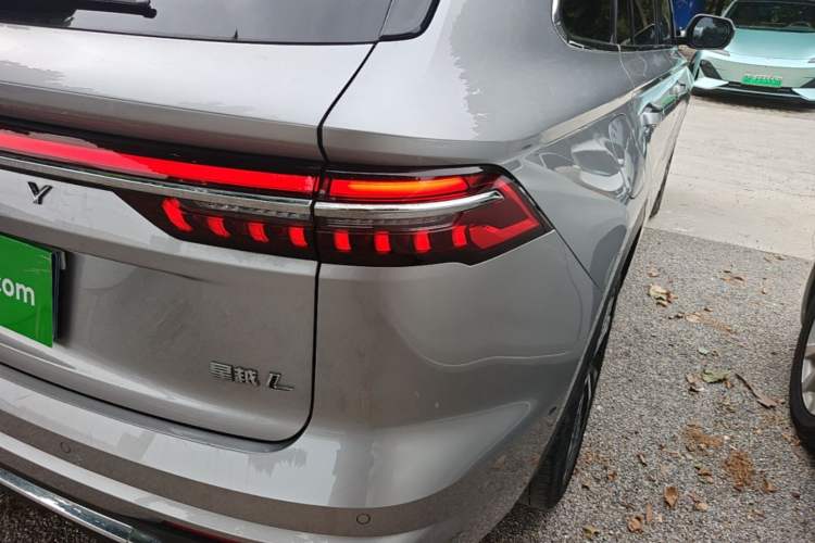Used Geely Auto Monjaro L 2021 2.0TD DCT EVO Two-Wheel-Drive Flagship Version Right Rear Taillight
