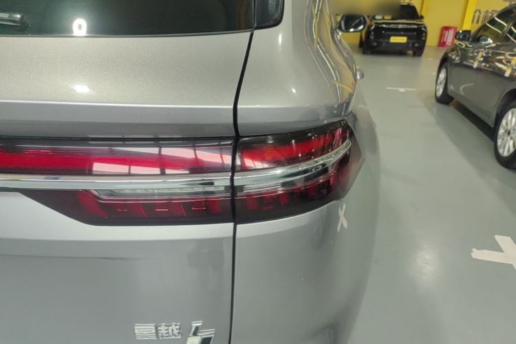 Used Geely Auto Monjaro L 2021 2.0TD DCT EVO Two-Wheel-Drive Flagship Version Right Rear Taillight