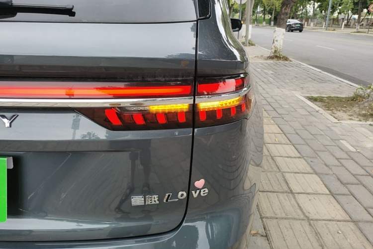 Used Geely Auto Monjaro L 2021 2.0TD DCT EVO Two-Wheel Drive Smart Luxury Version Right Rear Taillight