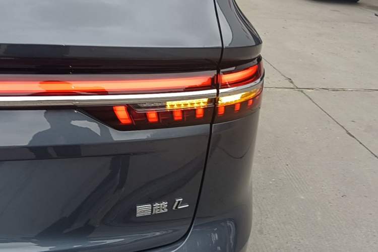 Used Geely Auto Monjaro L 2021 2.0TD DCT EVO Two-Wheel Drive Prestige Version Right Rear Taillight