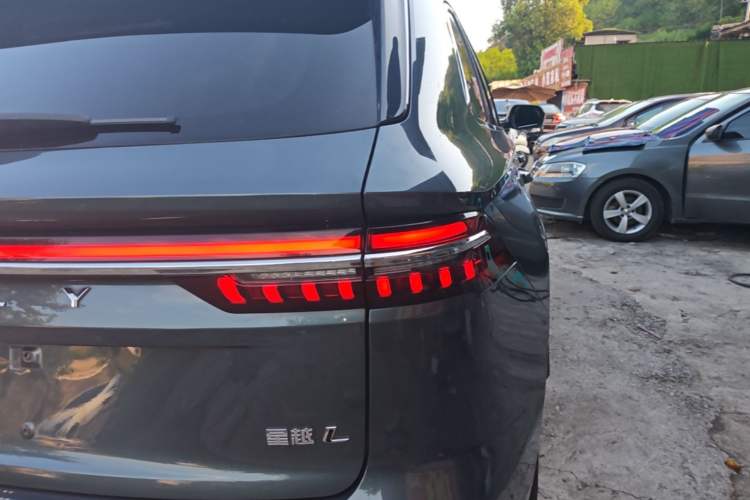 Used Geely Auto Monjaro L 2021 2.0TD DCT EVO Two-Wheel Drive Smart Luxury Version Right Rear Taillight