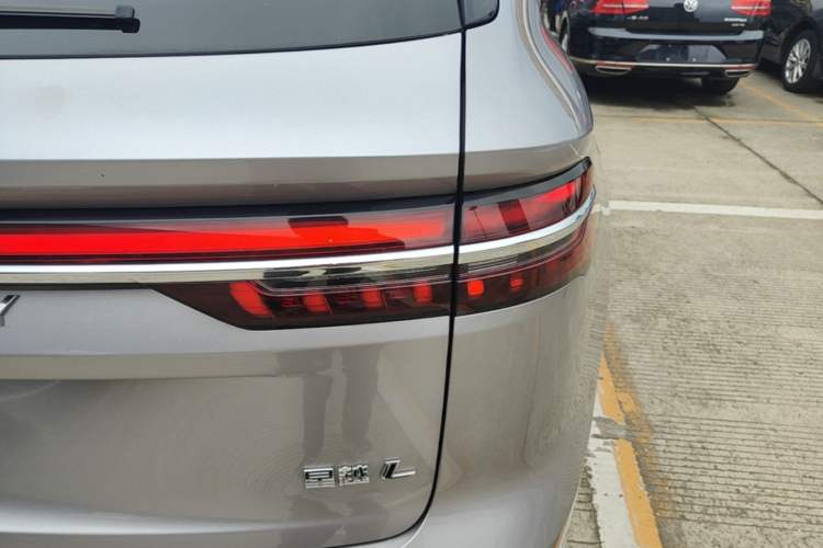Used Geely Auto Monjaro L 2021 2.0TD DCT EVO Two-Wheel Drive Smart Luxury Version Right Rear Taillight