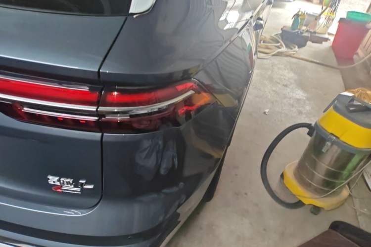 Used Geely Auto Monjaro L 2021 2.0TD High-Power Automatic All-Wheel-Drive Flagship Version Right Rear Taillight