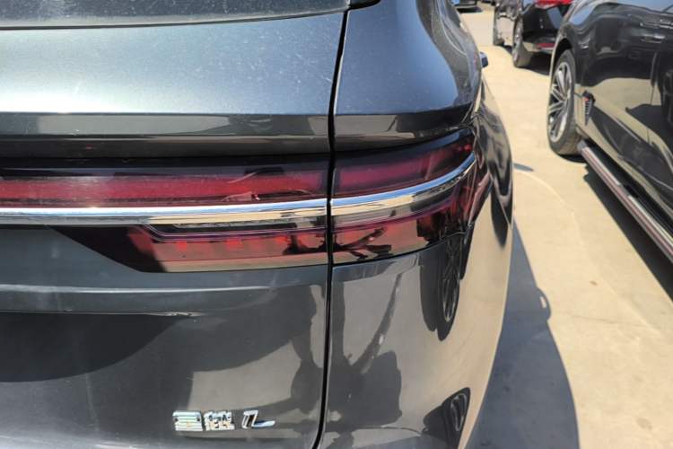 Used Geely Auto Monjaro L 2021 2.0TD DCT EVO Two-Wheel Drive Prestige Version Right Rear Taillight