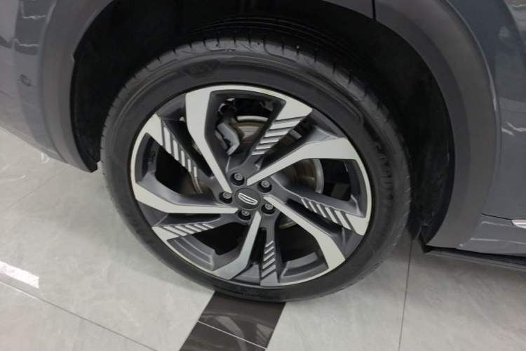 Used Geely Auto Monjaro L 2021 2.0TD DCT EVO Two-Wheel Drive Smart Luxury Version Right Rear Wheel Hub