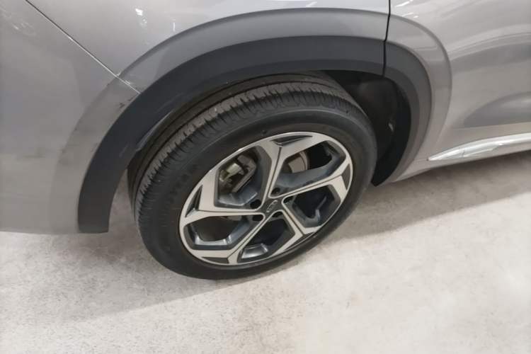 Used Geely Auto Monjaro L 2021 2.0TD DCT EVO Two-Wheel Drive Prestige Version Right Rear Wheel Hub
