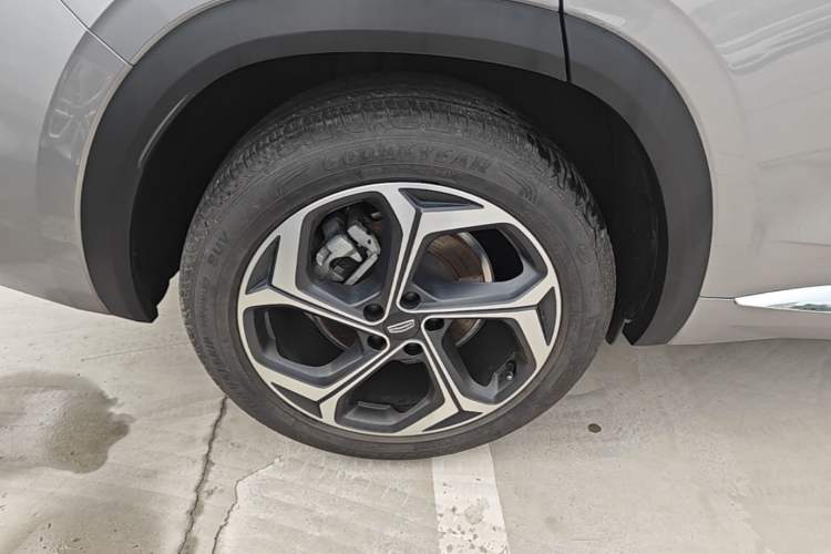 Used Geely Auto Monjaro L 2021 2.0TD DCT EVO Two-Wheel Drive Prestige Version Right Rear Wheel Hub