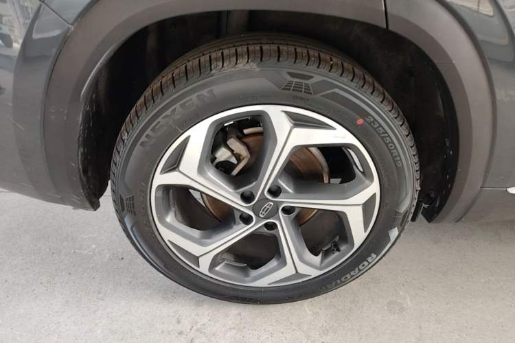 Used Geely Auto Monjaro L 2021 2.0TD DCT EVO Two-Wheel Drive Prestige Version Right Rear Wheel Hub