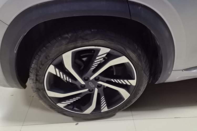 Used Geely Auto Monjaro L 2021 2.0TD DCT EVO Two-Wheel Drive Smart Luxury Version Right Rear Wheel Hub