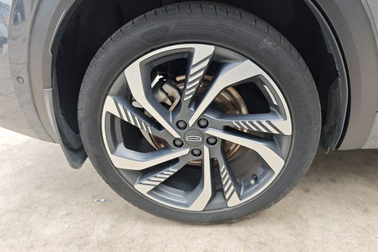 Used Geely Auto Monjaro L 2021 2.0TD DCT EVO Two-Wheel Drive Smart Luxury Version Right Rear Wheel Hub