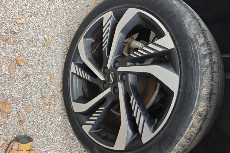 Used Geely Auto Monjaro L 2021 2.0TD DCT EVO Two-Wheel-Drive Flagship Version Right Rear Wheel Hub