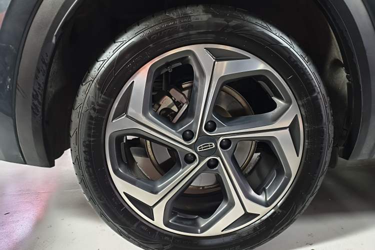 Used Geely Auto Monjaro L 2021 2.0TD DCT EVO Two-Wheel Drive Prestige Version Right Rear Wheel Hub