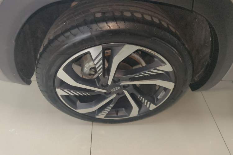 Used Geely Auto Monjaro L 2021 2.0TD DCT EVO Two-Wheel Drive Smart Luxury Version Right Rear Wheel Hub