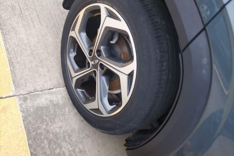 Used Geely Auto Monjaro L 2021 2.0TD DCT EVO Two-Wheel Drive Prestige Version Right Rear Wheel Hub