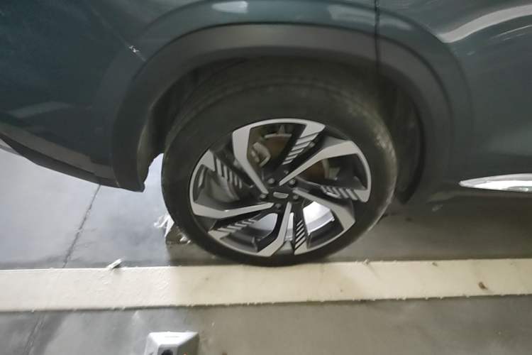 Used Geely Auto Monjaro L 2021 2.0TD DCT EVO Two-Wheel Drive Smart Luxury Version Right Rear Wheel Hub