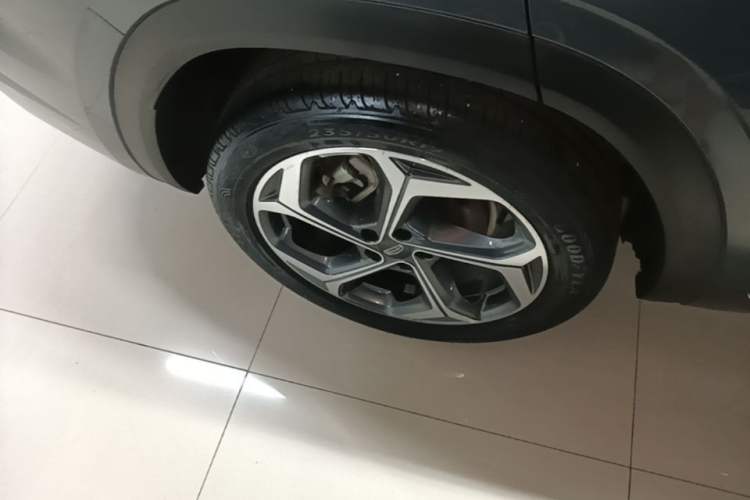 Used Geely Auto Monjaro L 2021 2.0TD DCT EVO Two-Wheel Drive Prestige Version Right Rear Wheel Hub