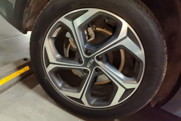 Used Geely Auto Monjaro L 2021 2.0TD DCT EVO Two-Wheel Drive Prestige Version Right Rear Wheel Hub