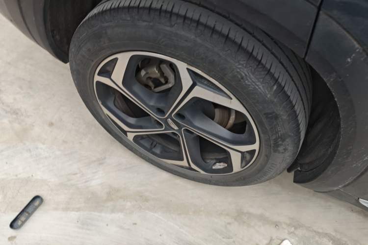 Used Geely Auto Monjaro L 2021 2.0TD DCT EVO Two-Wheel Drive Prestige Version Right Rear Wheel Hub
