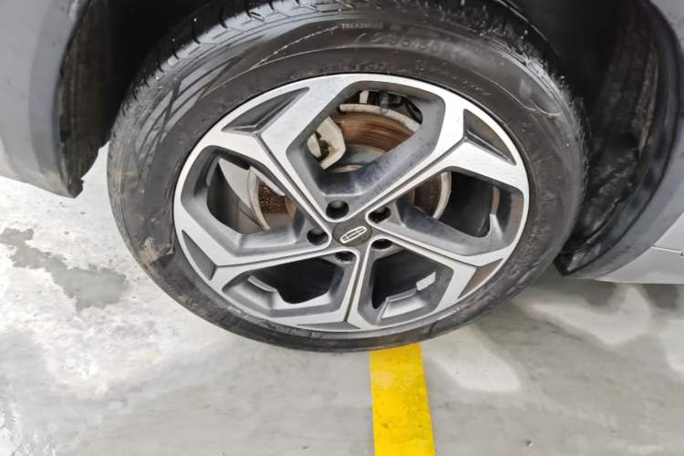 Used Geely Auto Monjaro L 2021 2.0TD High-Power Automatic All-Wheel Drive Luxury Version Right Rear Wheel Hub