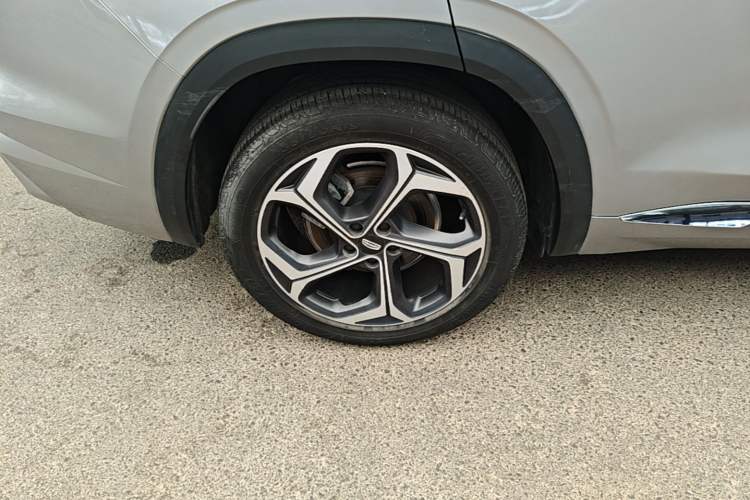 Used Geely Auto Monjaro L 2021 2.0TD DCT EVO Two-Wheel Drive Prestige Version Right Rear Wheel Hub
