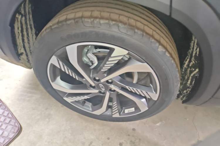 Used Geely Auto Monjaro L 2021 2.0TD High-Power Automatic All-Wheel-Drive Flagship Version Right Rear Wheel Hub