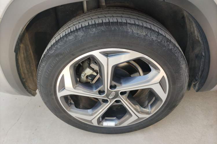 Used Geely Auto Monjaro L 2021 2.0TD DCT EVO Two-Wheel Drive Prestige Version Right Rear Wheel Hub