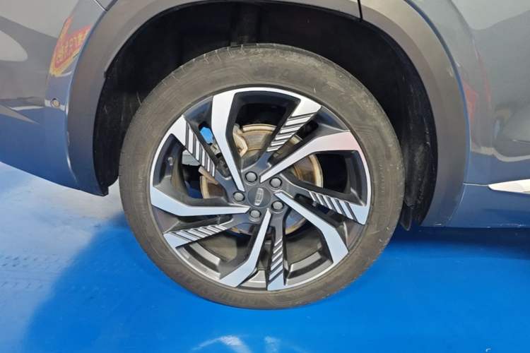 Used Geely Auto Monjaro L 2021 2.0TD DCT EVO Two-Wheel-Drive Flagship Version Right Rear Wheel Hub