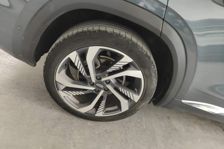 Used Geely Auto Monjaro L 2021 2.0TD DCT EVO Two-Wheel Drive Smart Luxury Version Right Rear Wheel Hub