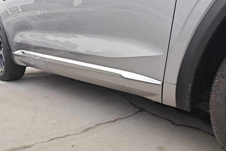 Used Geely Auto Monjaro L 2021 2.0TD DCT EVO Two-Wheel Drive Prestige Version Right Side Sill