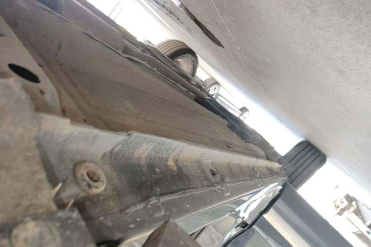 Used Geely Auto Monjaro L 2021 2.0TD DCT EVO Two-Wheel Drive Prestige Version Right Side Sill